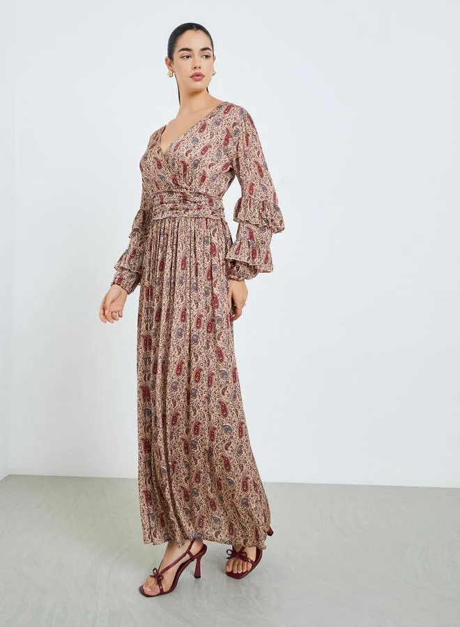 ستايلي فستان طويل مكسر بطبعة بيزلي للنساء